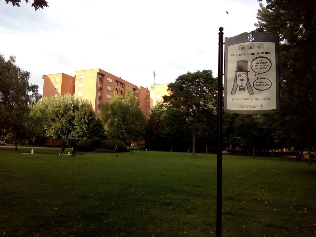 Apartamentos Turisticos Puerta De León Szoba fotó