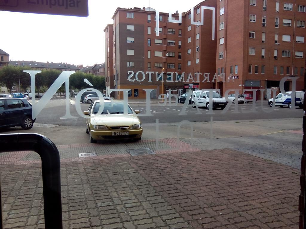 Apartamentos Turisticos Puerta De León Szoba fotó