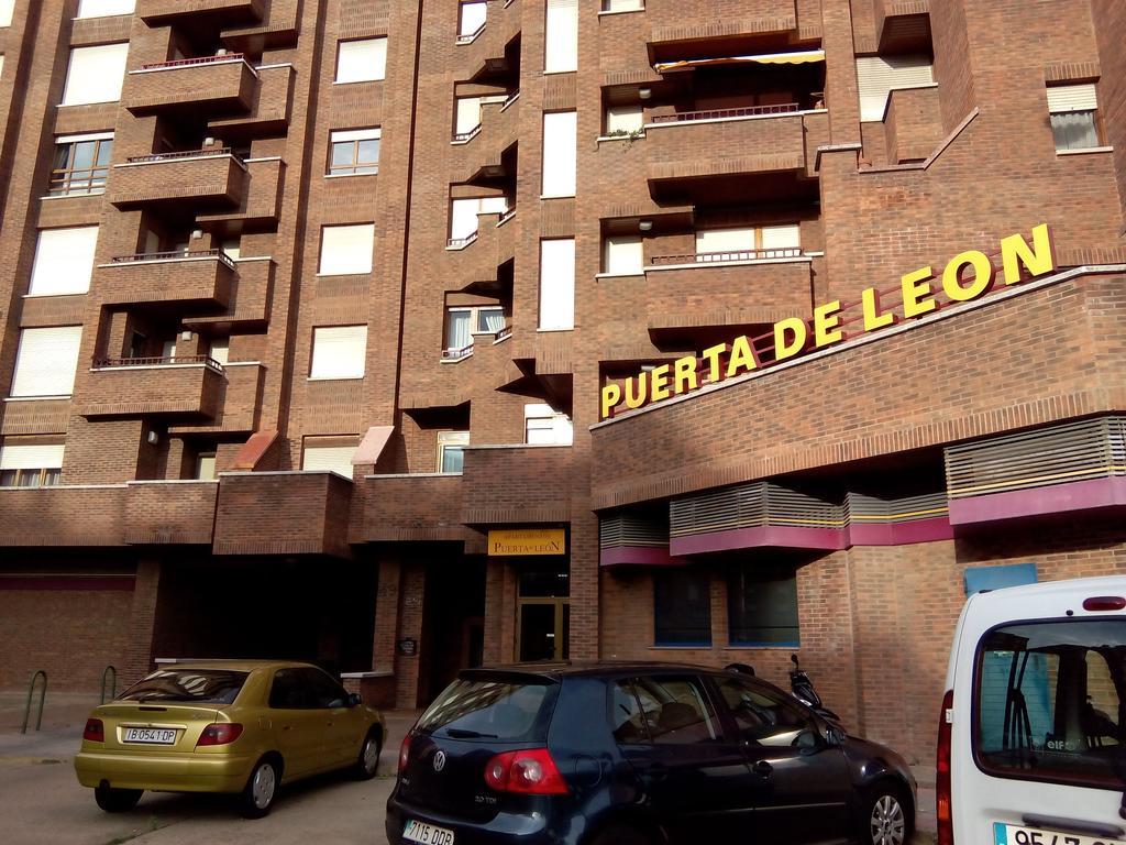 Apartamentos Turisticos Puerta De León Szoba fotó