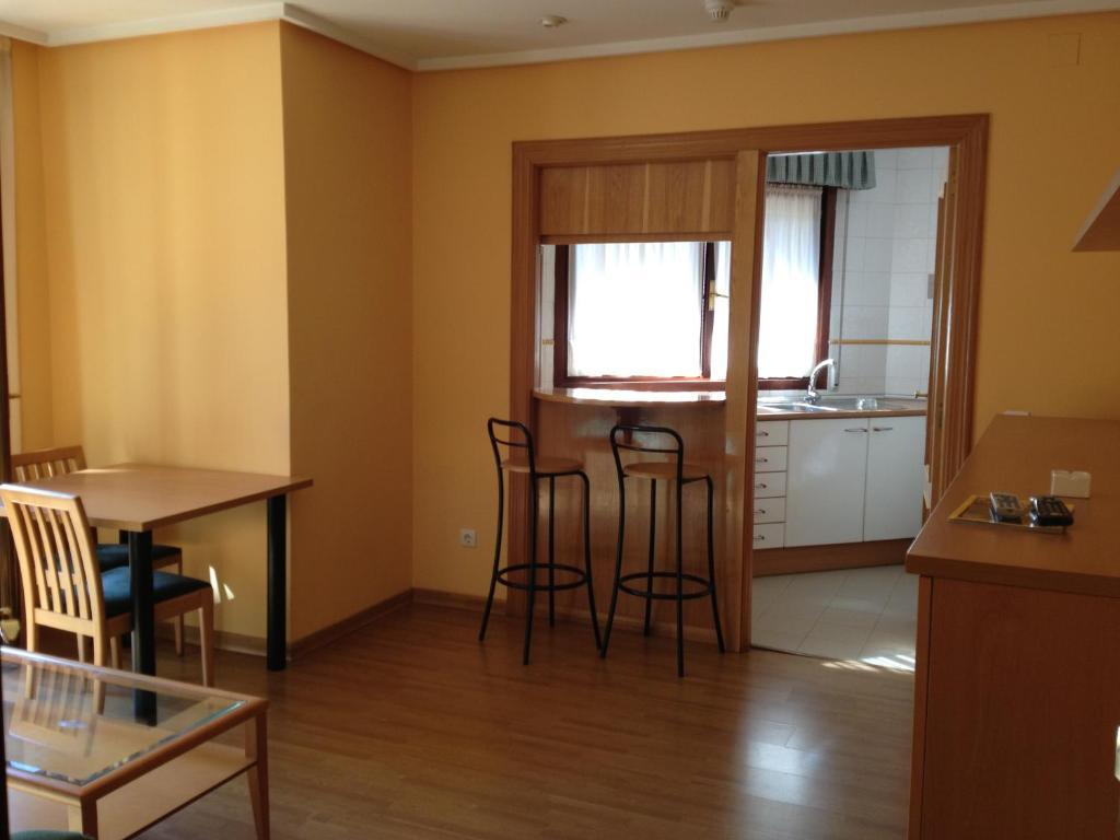 Apartamentos Turisticos Puerta De León Kültér fotó