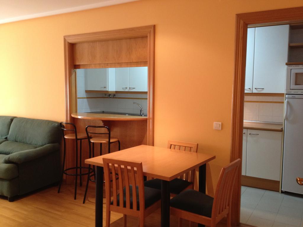 Apartamentos Turisticos Puerta De León Kültér fotó