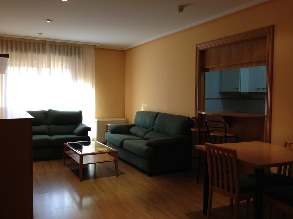 Apartamentos Turisticos Puerta De León Kültér fotó